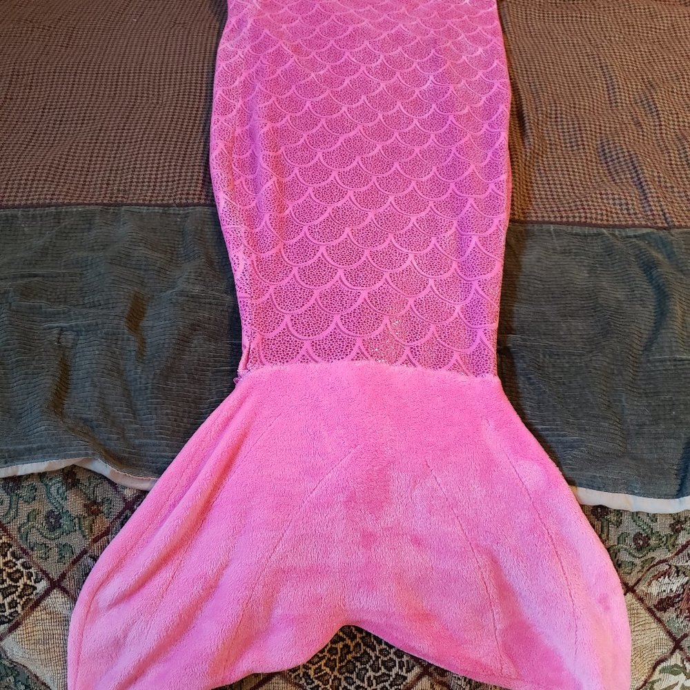 Justice Pink Mermaid Tail Lap Throw Blanket ~ Minor Damage